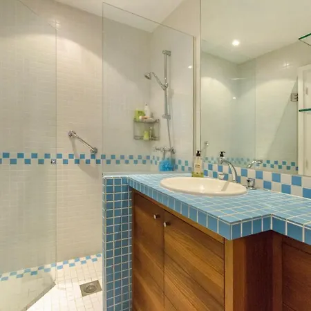 Villefranche-sur-mer Sleeps 4 Pool Air Con Hébergement de vacances *