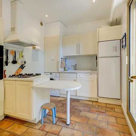 Villefranche-sur-mer Sleeps 4 Pool Air Con Hébergement de vacances